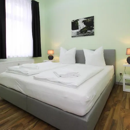 Gruppenunterkunft Fuer 12 Personen In Ferienhaus Ballenstedt