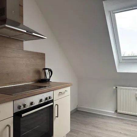 Ferienhaus Gruppenunterkunft Fuer 12 Personen In *