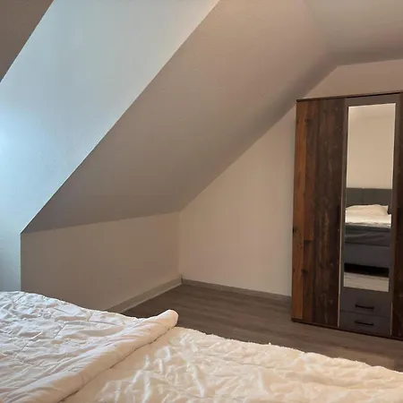 Ferienhaus Gruppenunterkunft Fuer 12 Personen In